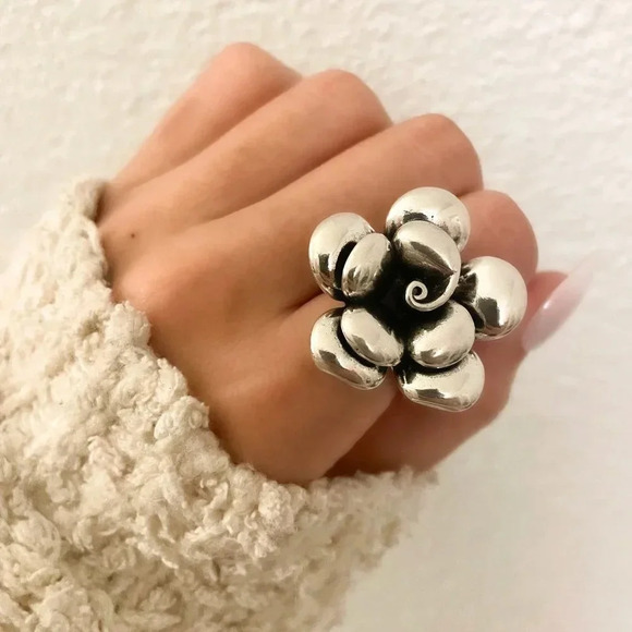 925 Sterling Silver Oversized Chunky Flower Ring Bold Statement Ring Huge Ring - Picture 1 of 10